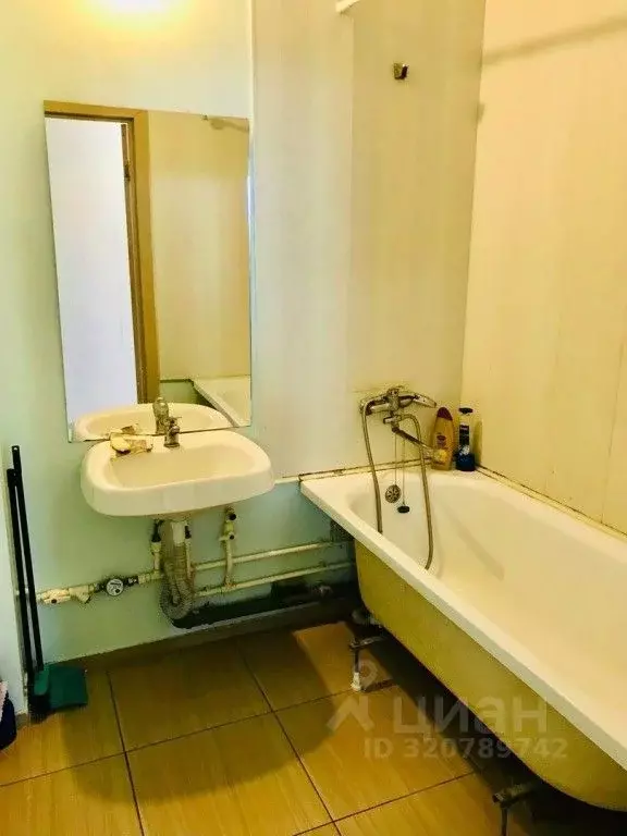 2-к кв. Удмуртия, Ижевск ул. Орджоникидзе, 65 (66.0 м) - Фото 2