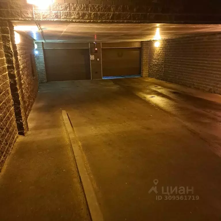 Гараж в Санкт-Петербург пос. Парголово, ул. Федора Абрамова, 8 (12 м) - Фото 1