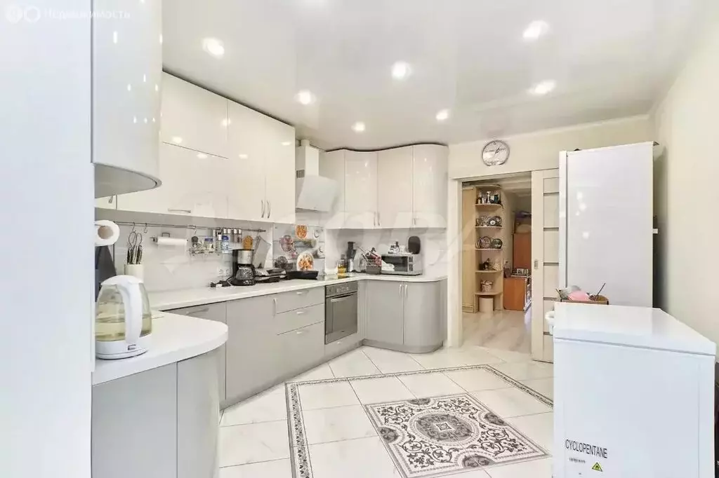 3-комнатная квартира: Боровский, Советская улица, 24 (103 м) - Фото 0