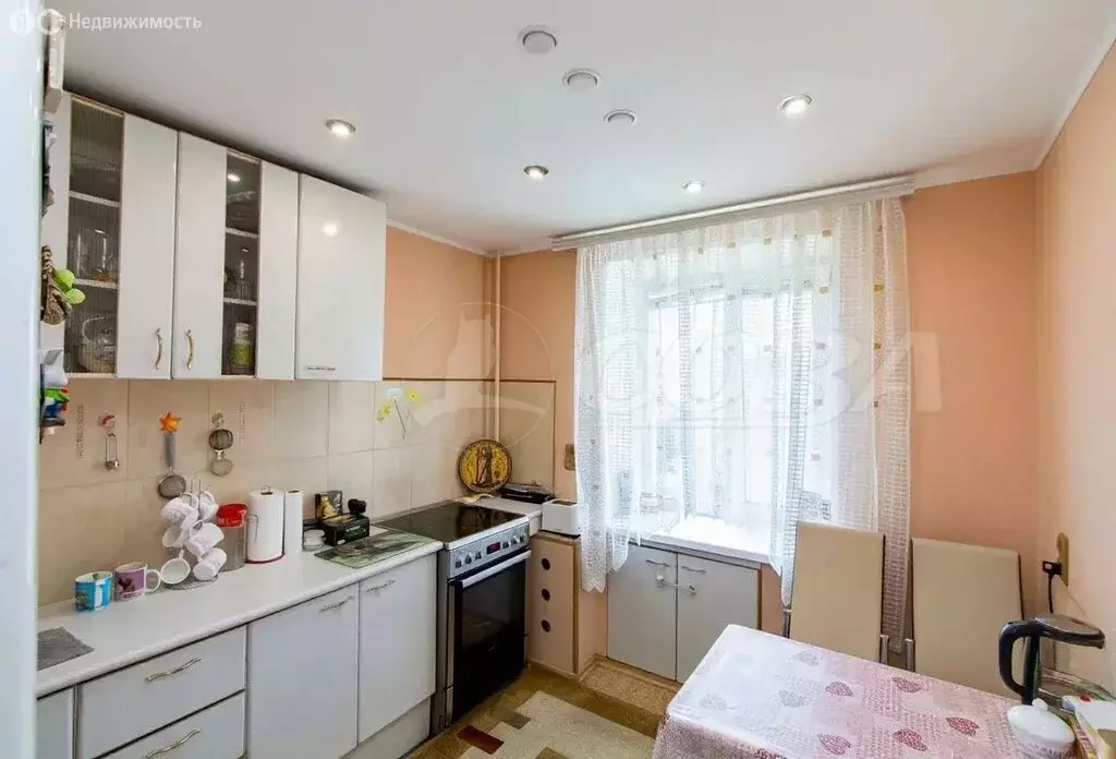 4-комнатная квартира: Тюмень, Харьковская улица, 48 (73.6 м) - Фото 1