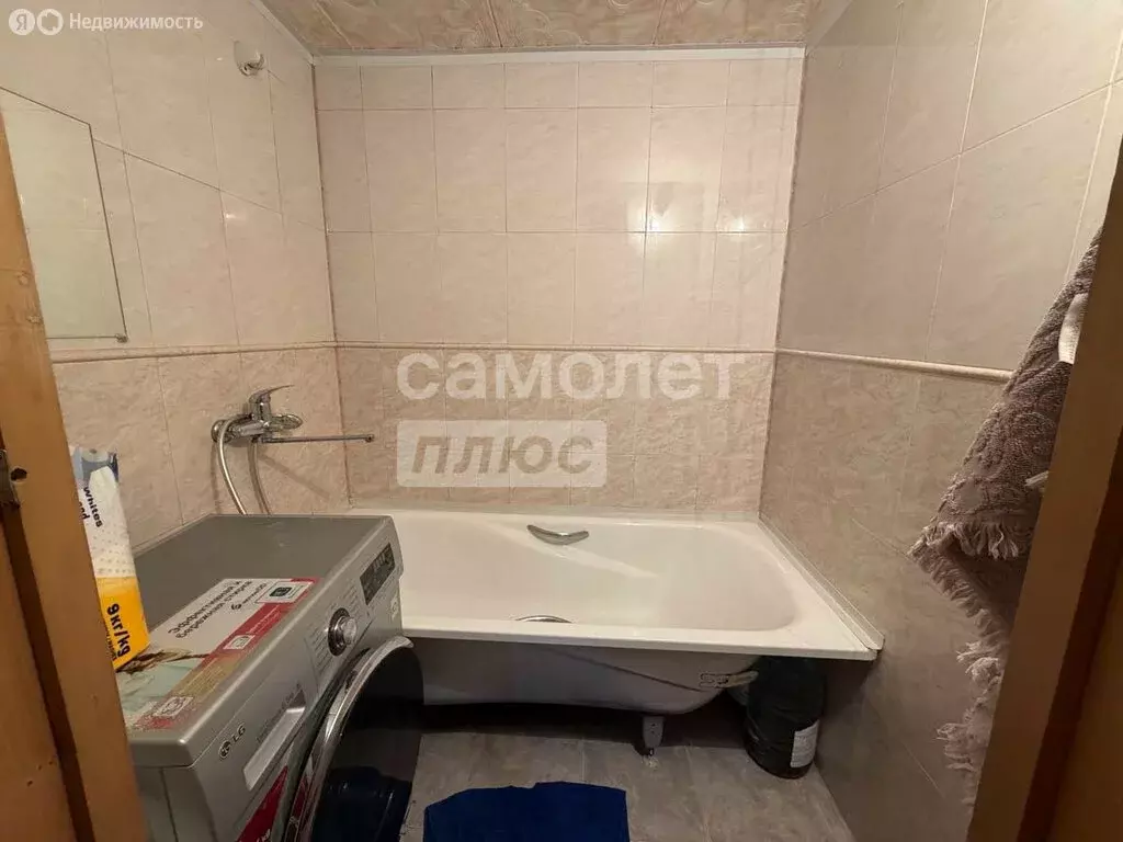 2-комнатная квартира: Грозный, улица А.А. Айдамирова, 133 (55 м) - Фото 0