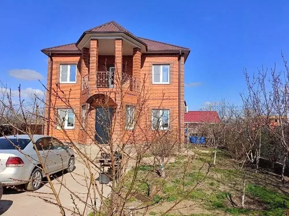 Дом в Астраханская область, Астрахань Саранская ул., 2Д (200 м) - Фото 1