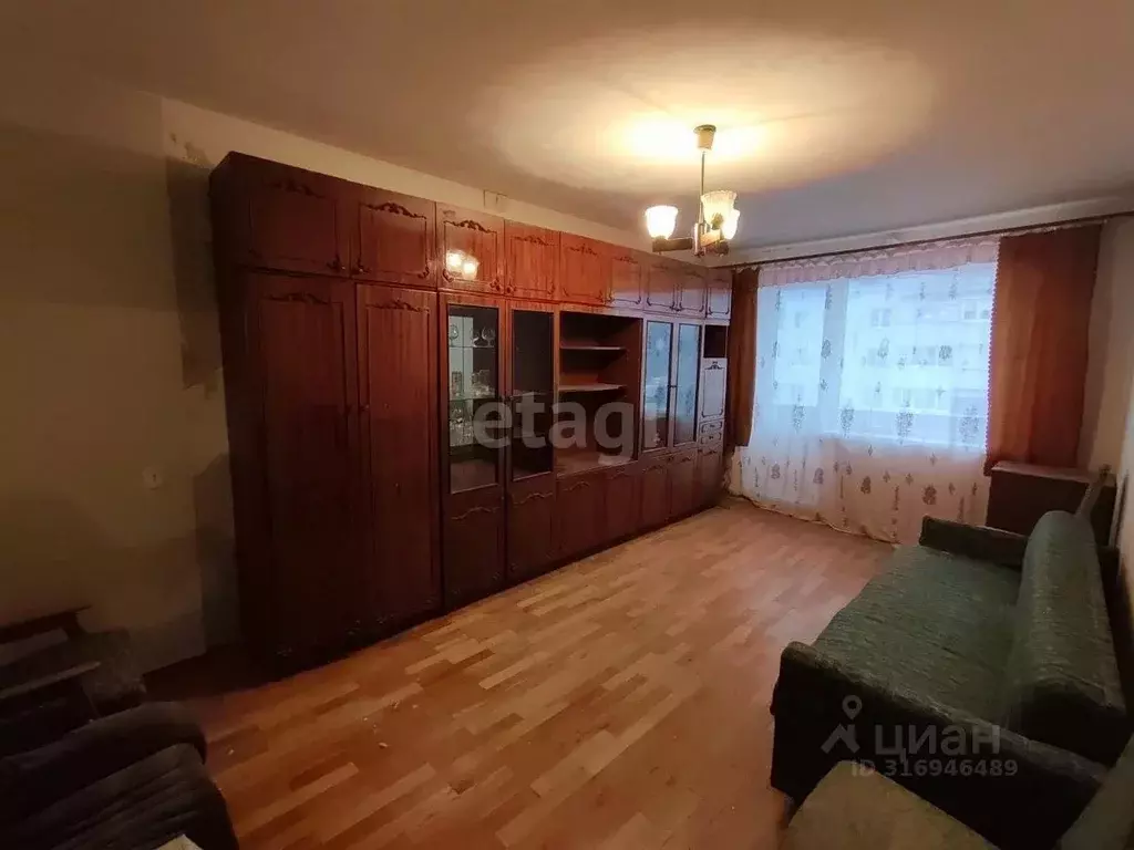 2-к кв. Белгородская область, Шебекино ул. Петровского, 7 (44.0 м) - Фото 0