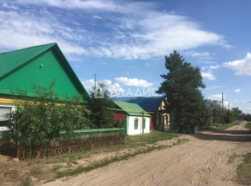 Дом в Оренбургская область, Новоорский район, Кумакский сельсовет, с. ... - Фото 2