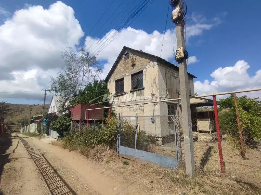 Дом в Крым, Симферопольский район, Перовское с/пос, Заря СПК ул. ... - Фото 1