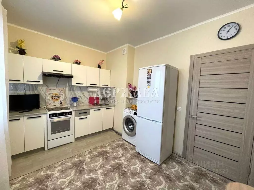 1-к кв. Белгородская область, Старый Оскол Заречье мкр, 17 (35.9 м) - Фото 1