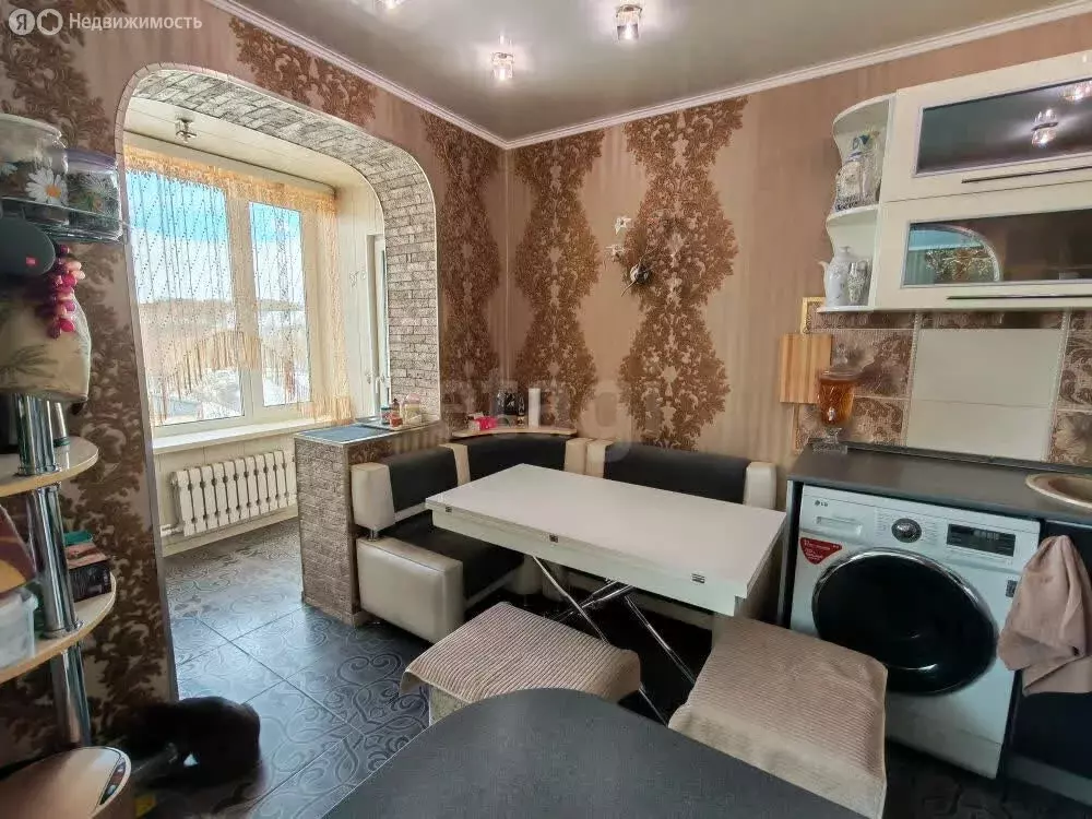 3-комнатная квартира: посёлок Пионерский, улица Бонивура, 10 (60.9 м) - Фото 1