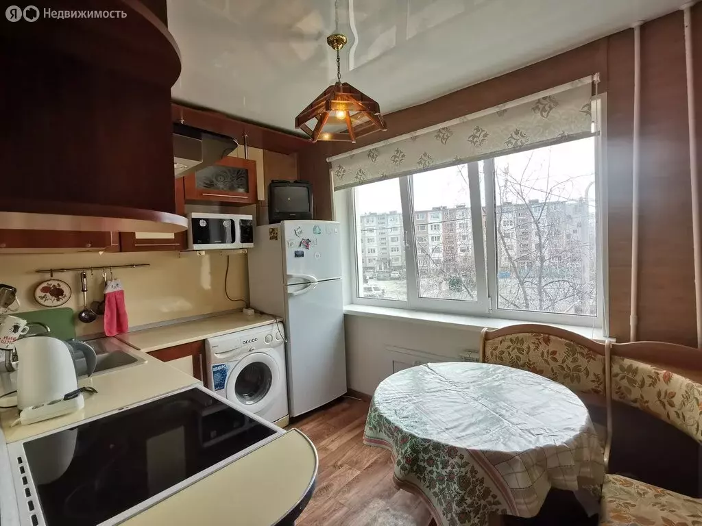 2-комнатная квартира: Магадан, улица Берзина, 17А (50.1 м) - Фото 0