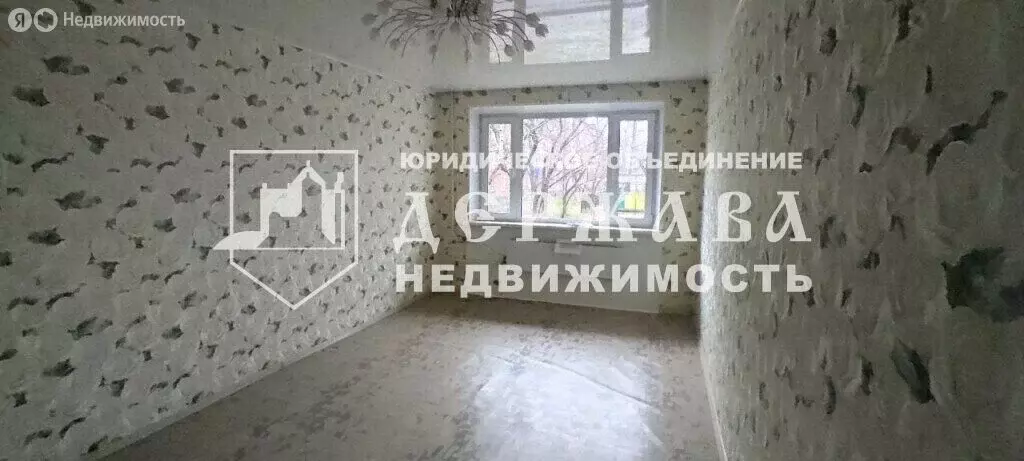 3-комнатная квартира: Междуреченск, проспект 50 лет Комсомола, 52 ... - Фото 1