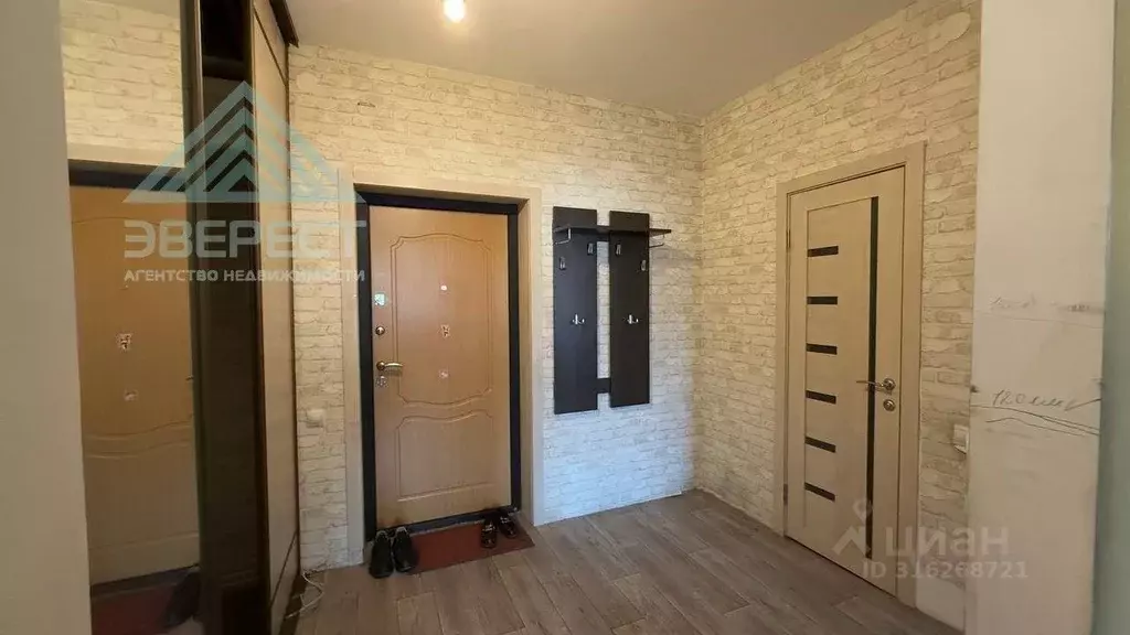 2-к кв. Хакасия, Абакан просп. Дружбы Народов, 43А (60.0 м) - Фото 0