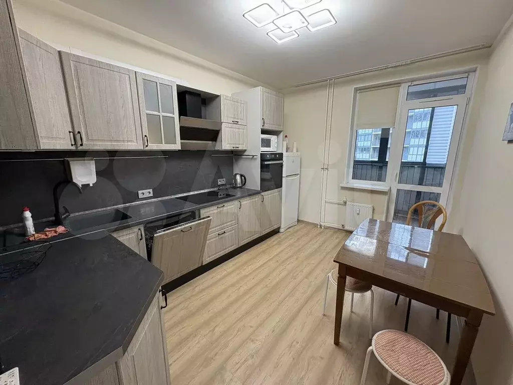 3-к. квартира, 70 м, 3/15 эт. - Фото 1