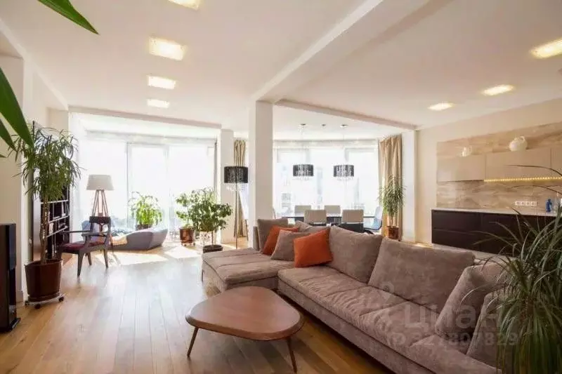 2-к кв. Свердловская область, Екатеринбург ул. Радищева, 10 (100.0 м) - Фото 1