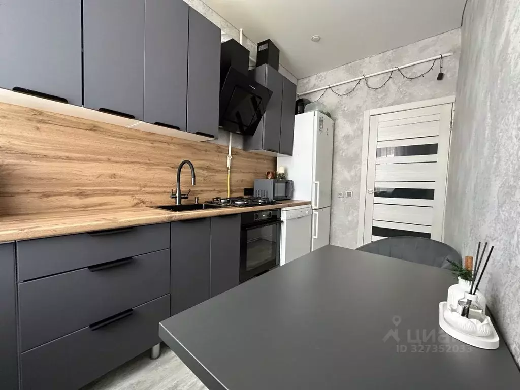 2-к кв. Тульская область, Новомосковск ул. Шахтеров, 25 (57.4 м) - Фото 1