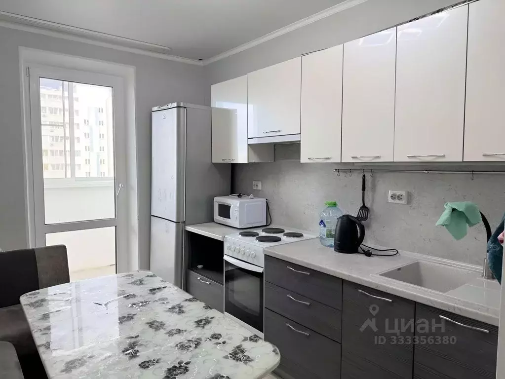 1-к кв. Татарстан, Альметьевск Алсу мкр, ул. Рината Галеева, 35 (40.0 ... - Фото 1