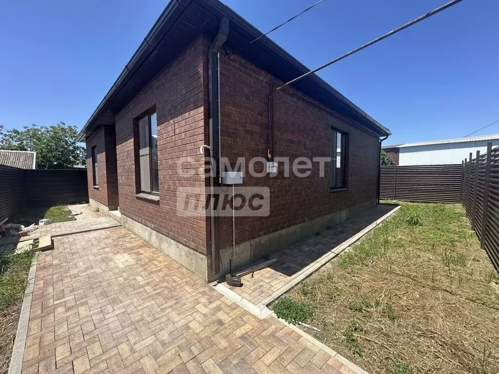 Дом в Краснодарский край, Тимашевск ул. Степанова, 2 (120 м) - Фото 1