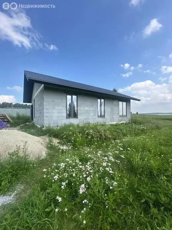 Дом в Чебаркуль, улица Федотова (75 м) - Фото 1