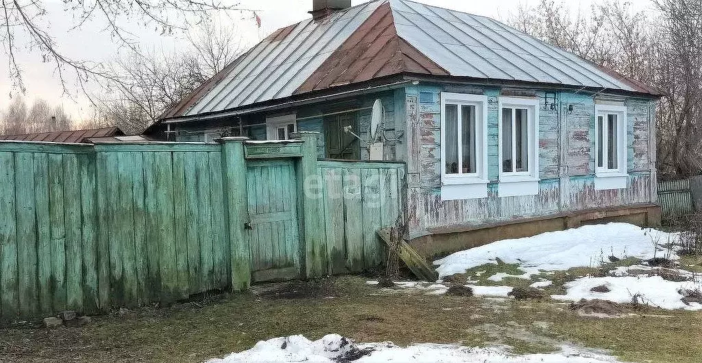 Дом в Брянская область, Климовский район, Чуровичское с/пос, с. ... - Фото 1