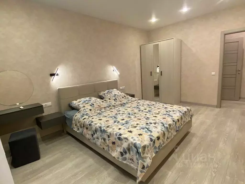2-к кв. Татарстан, Казань ул. Сабира Ахтямова, 1к1 (70.0 м) - Фото 0