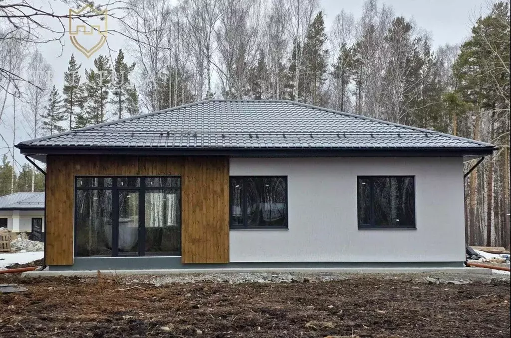 Дом в Свердловская область, Полевской муниципальный округ, с. ... - Фото 1
