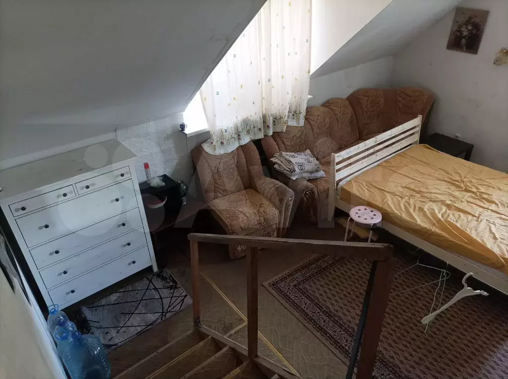 Комната 20 м в 3-к., 2/2 эт. - Фото 1