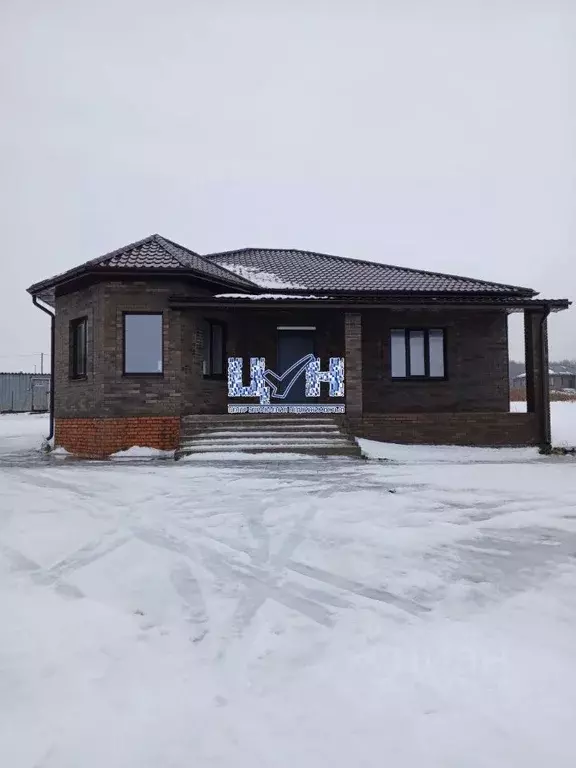 Дом в Курская область, Курский район, Полянский сельсовет, с. ... - Фото 2