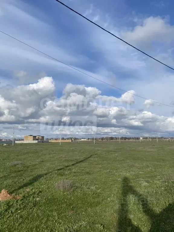 Участок в Крым, Сакский район, с. Молочное ул. Пионерская (6.0 сот.) - Фото 1