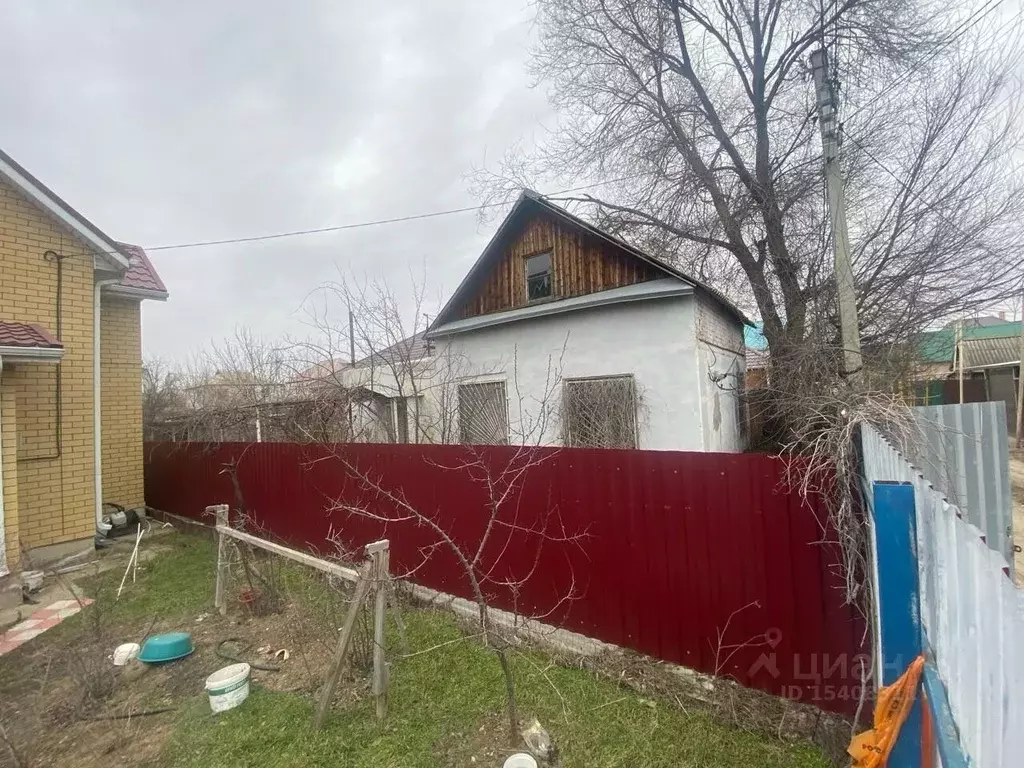 Дом в Астраханская область, Астрахань ул. 2-я Ровная, 84 (39 м) - Фото 0