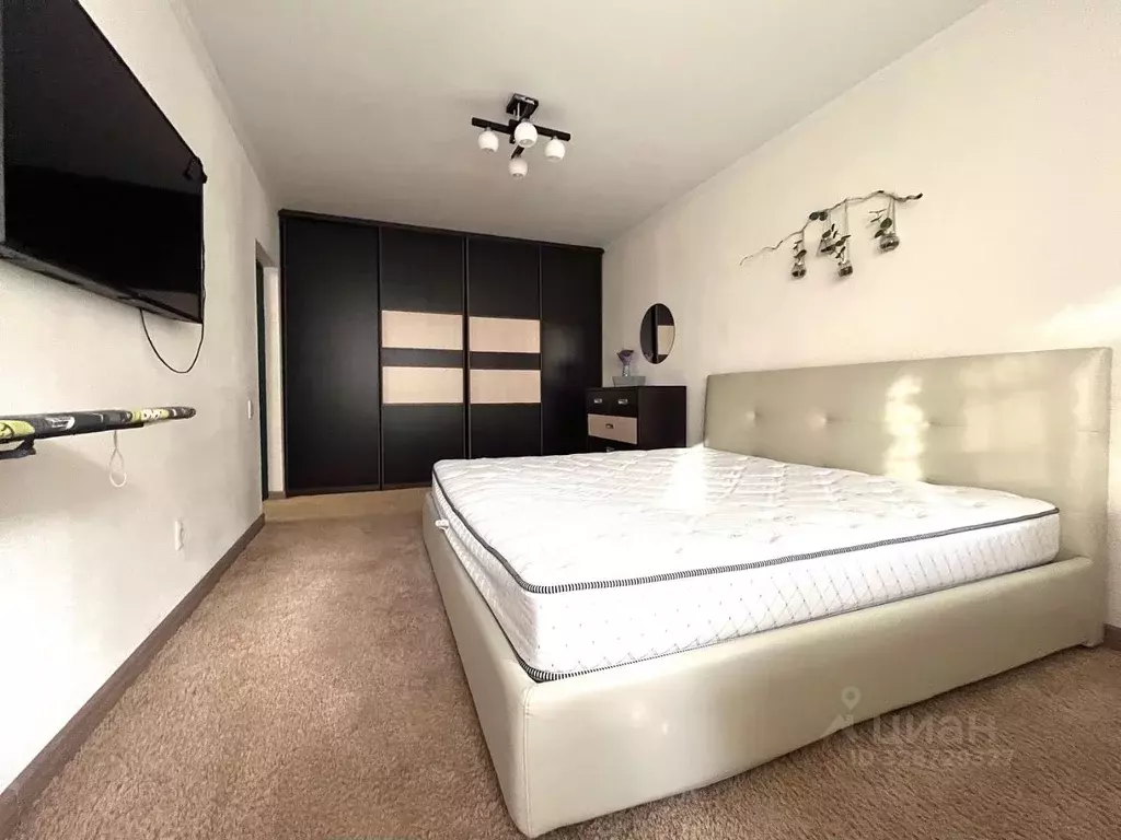 3-к кв. Астраханская область, Астрахань ул. Сен-Симона, 42к3 (112.4 м) - Фото 1