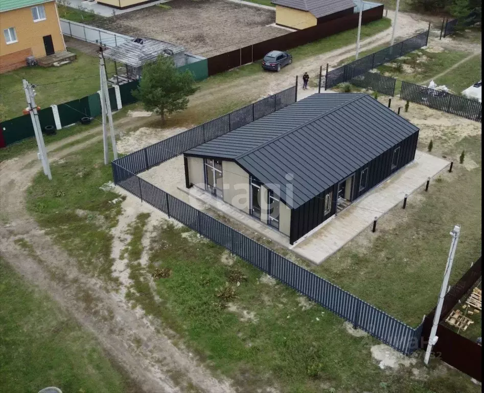 Дом в Калужская область, Калуга Тарутинская ул., 42 (100 м) - Фото 1