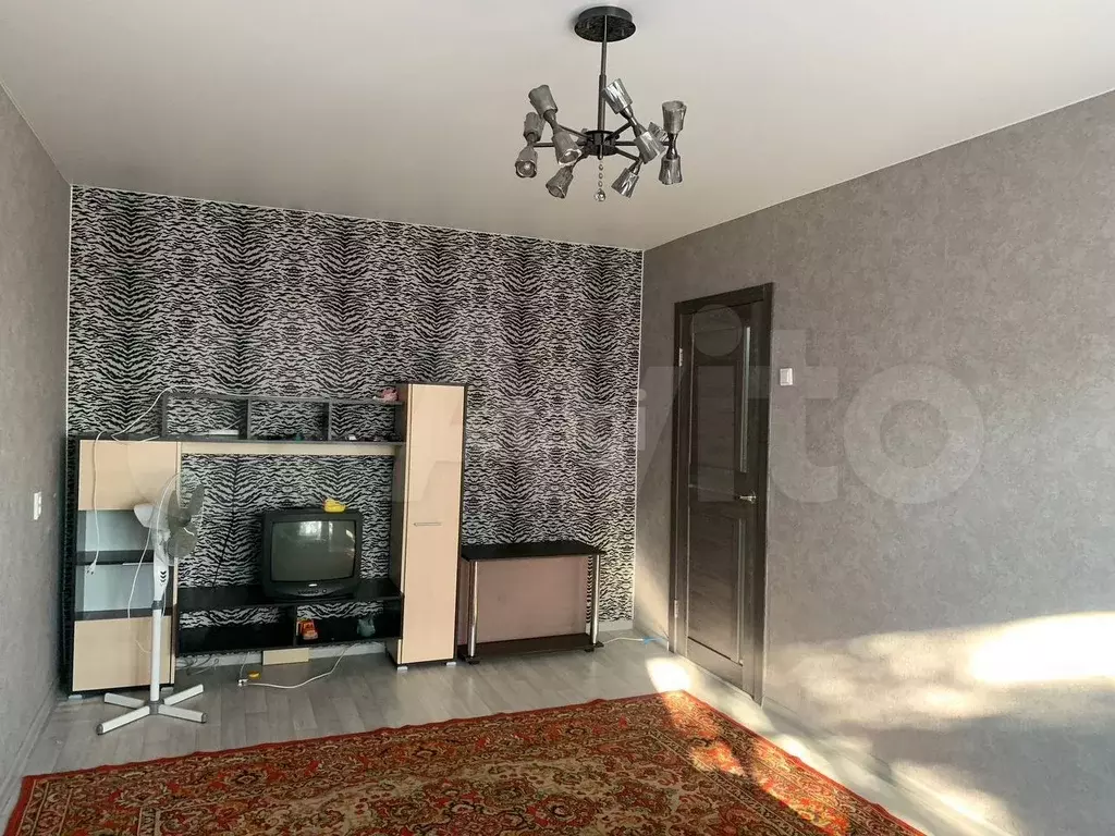 1-к. квартира, 30 м, 4/5 эт. - Фото 0