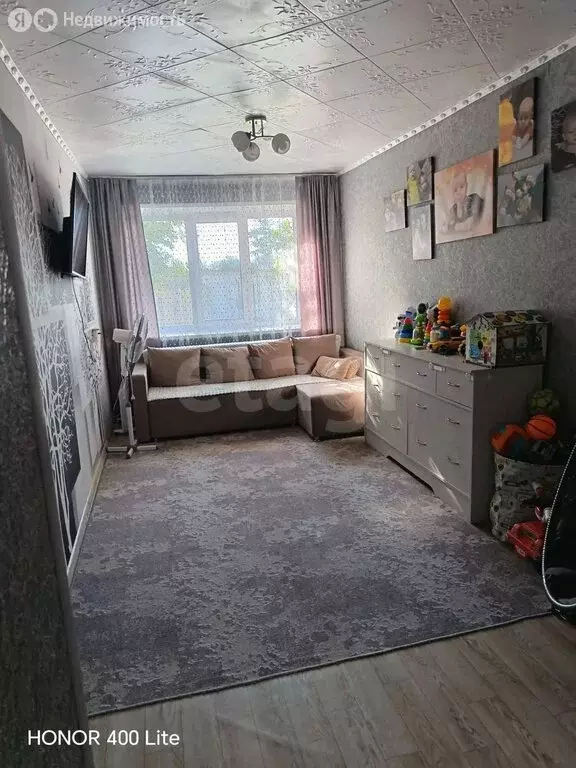 3-комнатная квартира: село Викулово, улица Ленина, 7 (56.3 м) - Фото 1