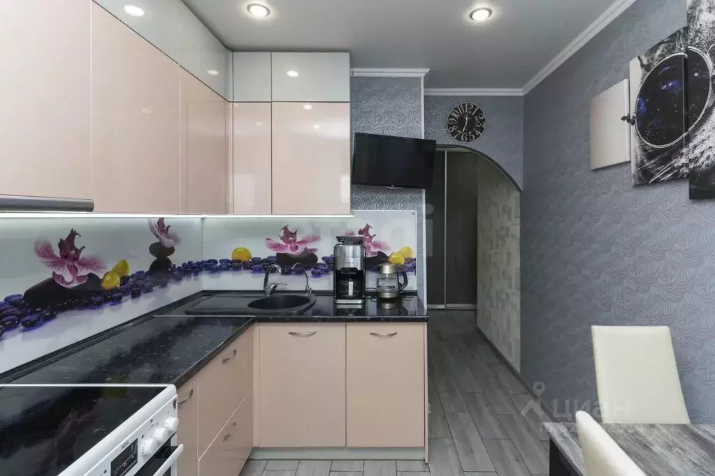 2-к кв. Тюменская область, Тюмень Широтная ул., 81 (51.8 м) - Фото 1