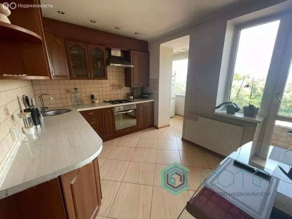 3-комнатная квартира: Калининград, улица Александра Суворова, 42 (86 ... - Фото 1