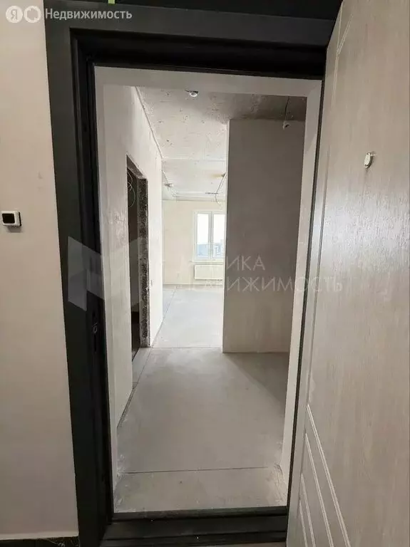 Квартира-студия: Тюмень, Новгородская улица, 3 (27.5 м) - Фото 2