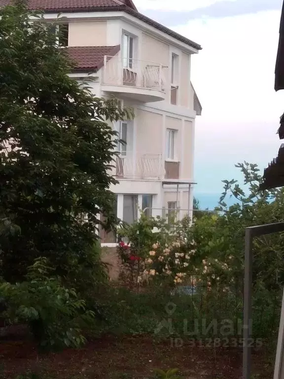 2-к кв. Крым, Алушта муниципальный округ, с. Кипарисное ул. ... - Фото 0