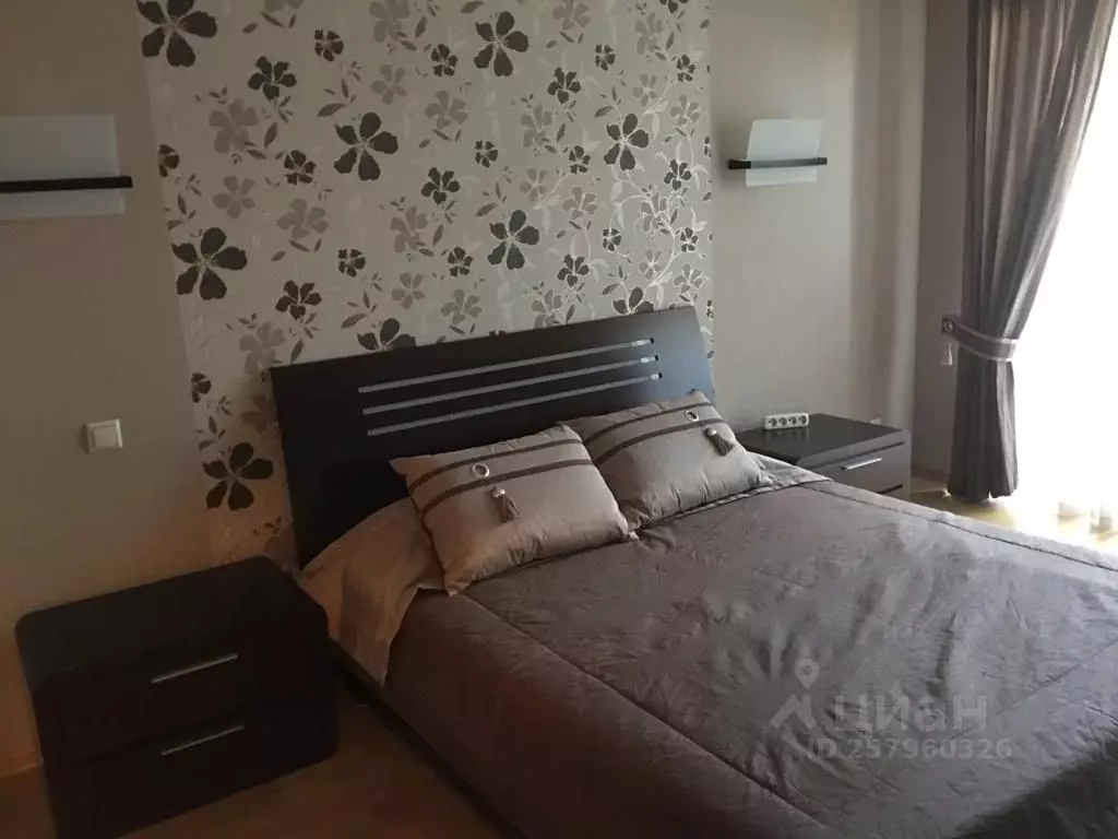 3-к кв. Саратовская область, Саратов Театральная пл., 11а (100.0 м) - Фото 0