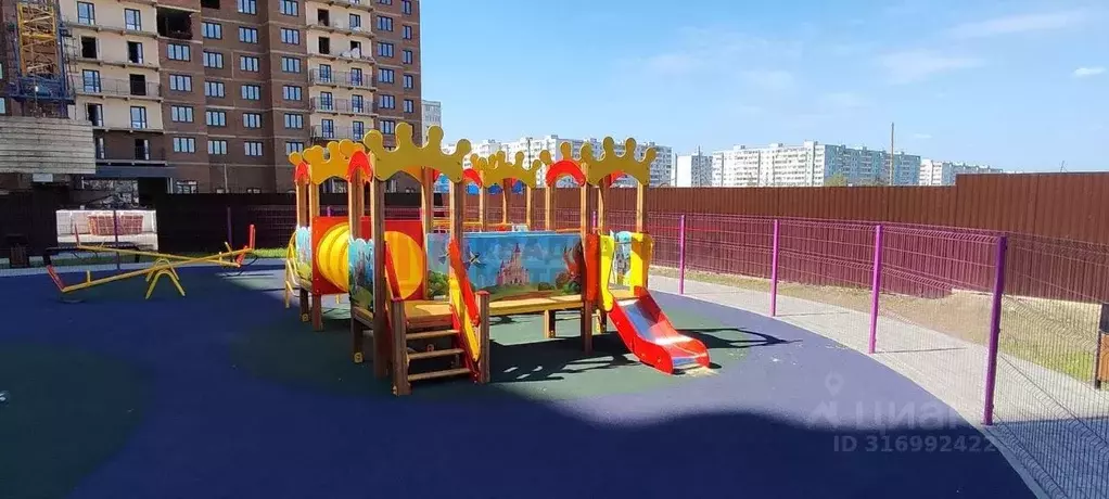 2-к кв. Белгородская область, Старый Оскол Центральный мкр, 4А (55.52 ... - Фото 0