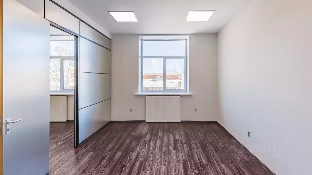 Офис в Санкт-Петербург ул. Чапаева, 15 (349 м) - Фото 1