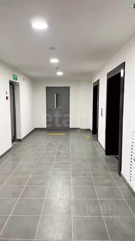 Студия Сахалинская область, Южно-Сахалинск ул. Имени Владимира ... - Фото 1