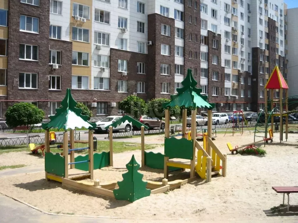 3-к кв. Курская область, Курск ул. Володарского, 70 (133.0 м) - Фото 1