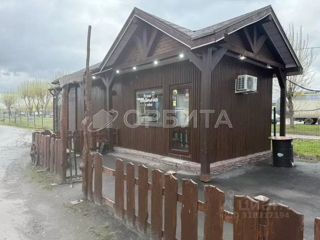 Помещение свободного назначения в Тюменская область, Тюмень ул. 50 лет ... - Фото 0