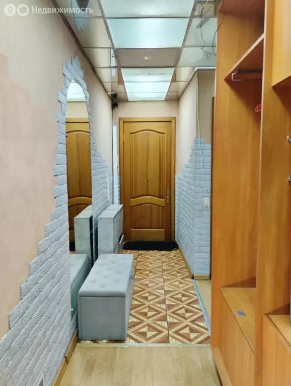 3-комнатная квартира: Курган, Станционная улица, 10 (56 м) - Фото 1