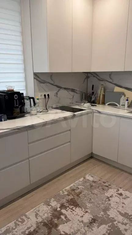 10 и более-к. квартира, 46 м, 4/17 эт. - Фото 1
