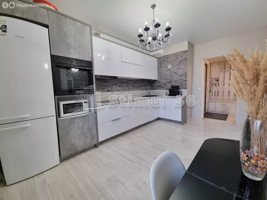 3-комнатная квартира: Оренбург, проспект Победы, 157/2 (70.9 м) - Фото 1