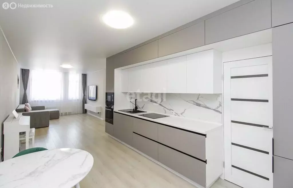 2-комнатная квартира: Тюмень, Алматинская улица, 4 (83.3 м) - Фото 2