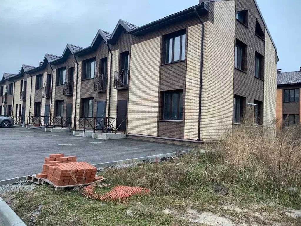 Таунхаус в Новосибирская область, Новосибирский район, Каменский ... - Фото 1