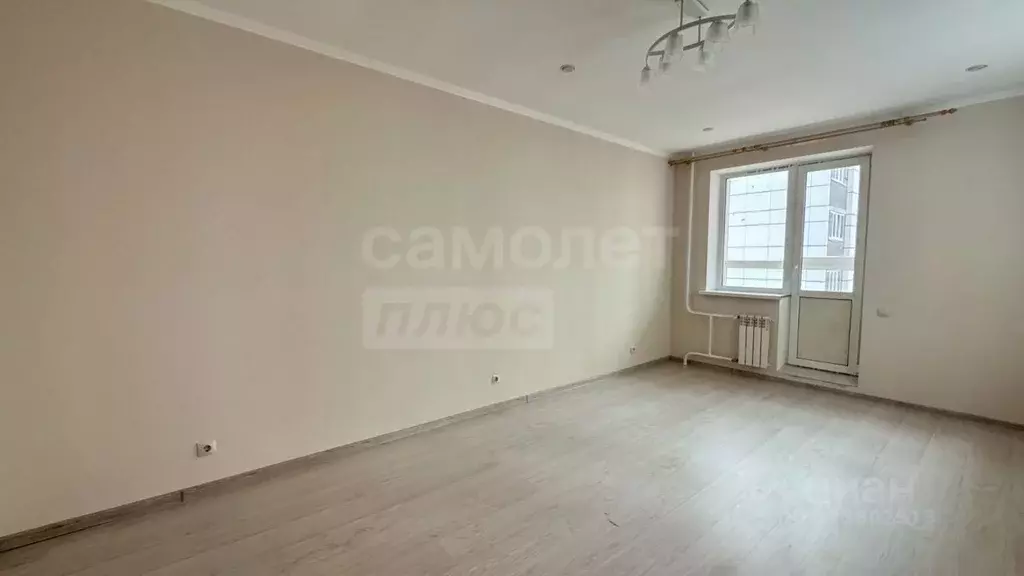 1-к кв. Оренбургская область, Оренбург 1 Мая ул., 61/2 (39.7 м) - Фото 0