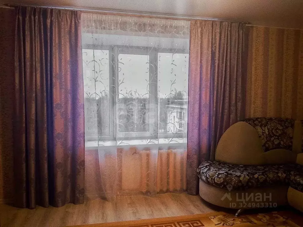 2-к кв. Псковская область, Остров ул. ДОС, 19 (47.1 м) - Фото 1