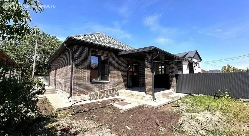 Дом в Ростов-на-Дону, Особенная улица (110 м) - Фото 1