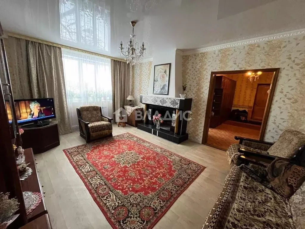 Дом в Белгородская область, Старый Оскол ул. Сталеваров (220 м) - Фото 1